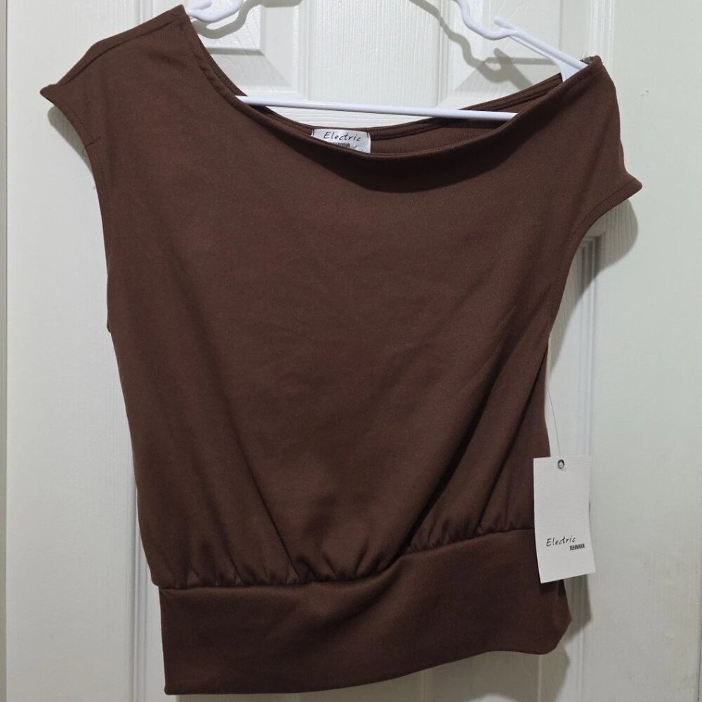 Electric Behavior NWT Blouse Woman’s top Brown Size XS One Sleeve Off Shoulder